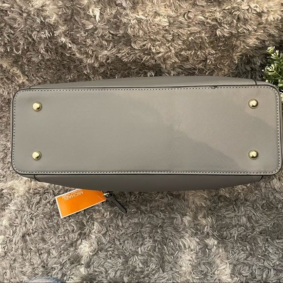 Michael Kors Purse - Picture 5 of 8